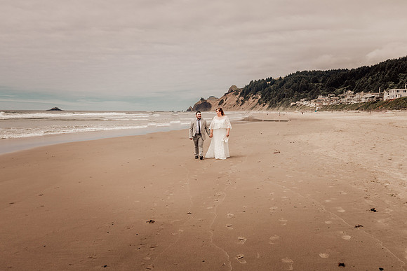 Jordan-Lainey-Roads-End-lincoln-City-oregon-airbnb-Elopement-photos-44