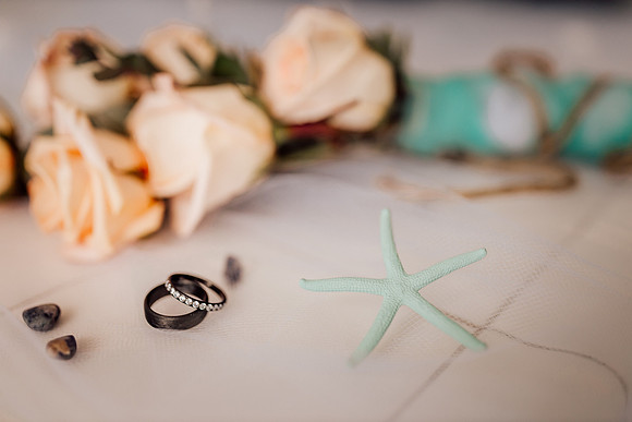 Jordan-Lainey-Roads-End-lincoln-City-oregon-airbnb-Elopement-photos-7