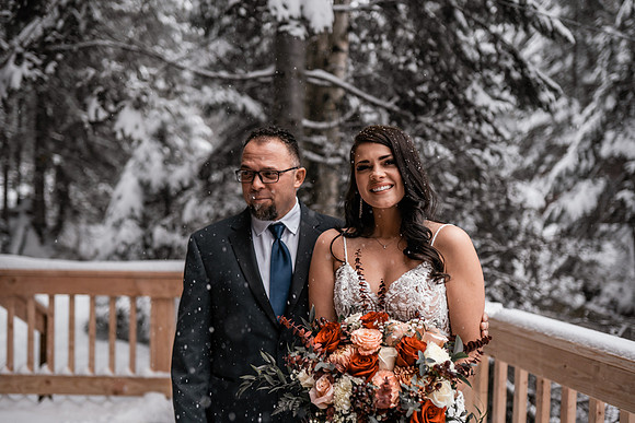 Tyler-Brittani-Lake-Priest-Idaho-Winter-Snow-Wedding-2021-03203