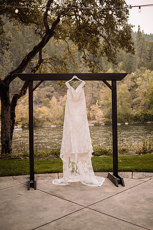 Bryce-Giavanna-Rogue-River-Lodge-Oregon-Wedding-Photos-3