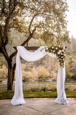 Bryce-Giavanna-Rogue-River-Lodge-Oregon-Wedding-Photos-14