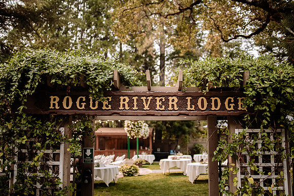 Bryce-Giavanna-Rogue-River-Lodge-Oregon-Wedding-Photos-25