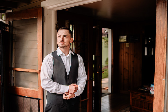 Bryce-Giavanna-Rogue-River-Lodge-Oregon-Wedding-Photos-5