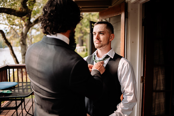 Bryce-Giavanna-Rogue-River-Lodge-Oregon-Wedding-Photos-8