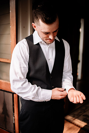Bryce-Giavanna-Rogue-River-Lodge-Oregon-Wedding-Photos-6