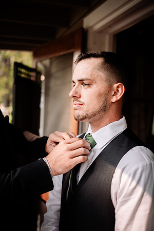 Bryce-Giavanna-Rogue-River-Lodge-Oregon-Wedding-Photos-10