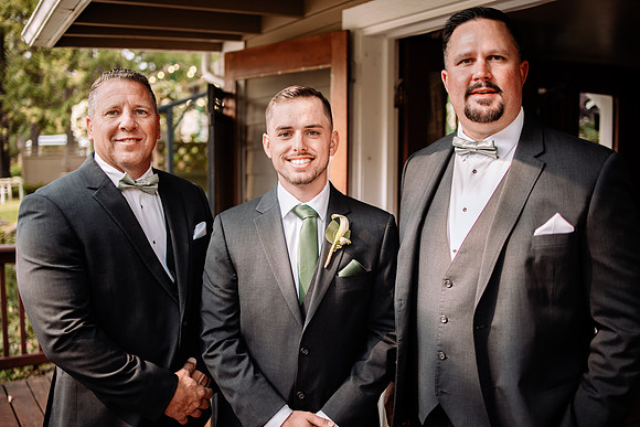 Bryce-Giavanna-Rogue-River-Lodge-Oregon-Wedding-Photos-16