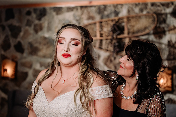 Bryce-Giavanna-Rogue-River-Lodge-Oregon-Wedding-Photos-35