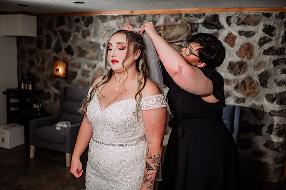 Bryce-Giavanna-Rogue-River-Lodge-Oregon-Wedding-Photos-44