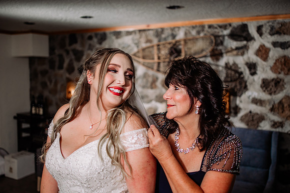 Bryce-Giavanna-Rogue-River-Lodge-Oregon-Wedding-Photos-46