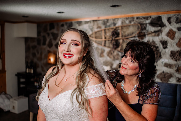 Bryce-Giavanna-Rogue-River-Lodge-Oregon-Wedding-Photos-45