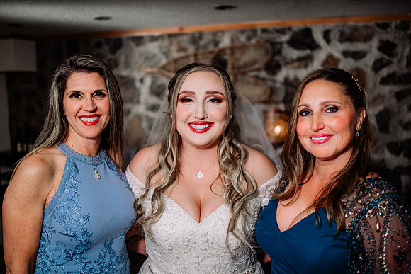 Bryce-Giavanna-Rogue-River-Lodge-Oregon-Wedding-Photos-48