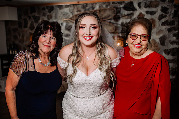 Bryce-Giavanna-Rogue-River-Lodge-Oregon-Wedding-Photos-50