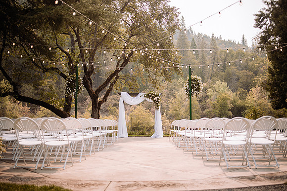 Bryce-Giavana-Rogue-River-Lodge-Oregon-Wedding-9