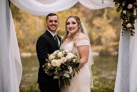 Bryce-Giavanna-Rogue-River-Lodge-Oregon-Wedding-Photos-67