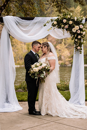 Bryce-Giavanna-Rogue-River-Lodge-Oregon-Wedding-Photos-69