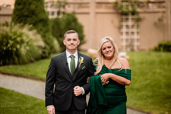 Bryce-Giavanna-Rogue-River-Lodge-Oregon-Wedding-Photos-3