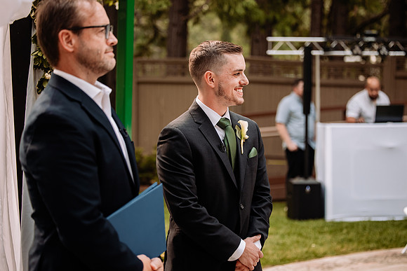 Bryce-Giavanna-Rogue-River-Lodge-Oregon-Wedding-Photos-4