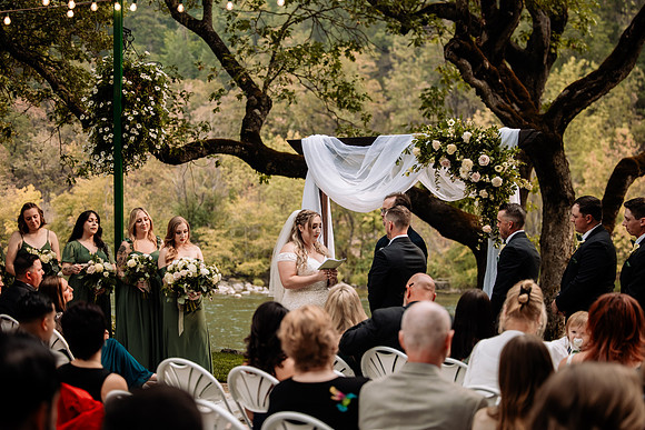 Bryce-Giavanna-Rogue-River-Lodge-Oregon-Wedding-Photos-41