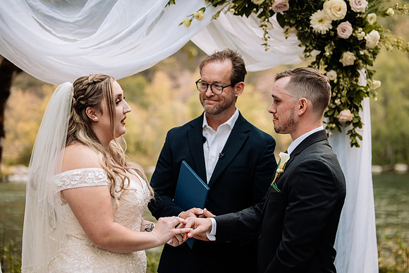 Bryce-Giavanna-Rogue-River-Lodge-Oregon-Wedding-Photos-52