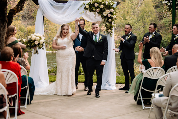 Bryce-Giavanna-Rogue-River-Lodge-Oregon-Wedding-Photos-57