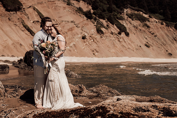 Ty-Sandy-lincoln-city-oregon-roads-end-elopement-photographer-0121