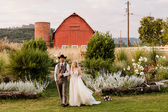 Gage-Mckayla-Adeline-Farm-Wedding-Photos-2021-0260