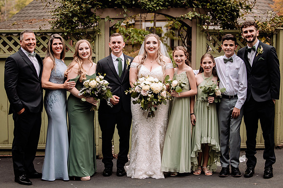 Bryce-Giavanna-Rogue-River-Lodge-Oregon-Wedding-Photos (5 of 61)
