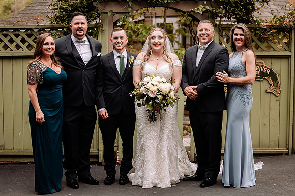 Bryce-Giavanna-Rogue-River-Lodge-Oregon-Wedding-Photos (3 of 61)