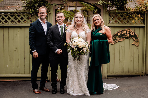 Bryce-Giavanna-Rogue-River-Lodge-Oregon-Wedding-Photos (8 of 61)