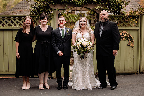 Bryce-Giavanna-Rogue-River-Lodge-Oregon-Wedding-Photos (12 of 61)