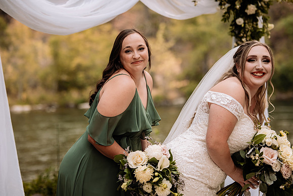 Bryce-Giavanna-Rogue-River-Lodge-Oregon-Wedding-Photos (36 of 61)