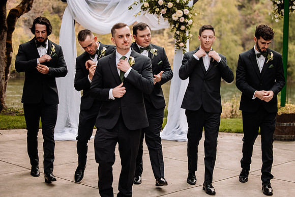 Bryce-Giavanna-Rogue-River-Lodge-Oregon-Wedding-Photos (41 of 61)