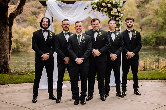 Bryce-Giavanna-Rogue-River-Lodge-Oregon-Wedding-Photos (39 of 61)