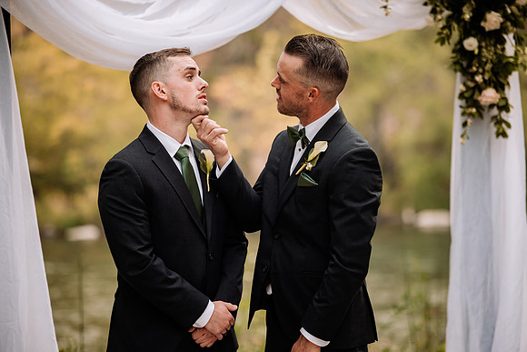 Bryce-Giavanna-Rogue-River-Lodge-Oregon-Wedding-Photos (43 of 61)