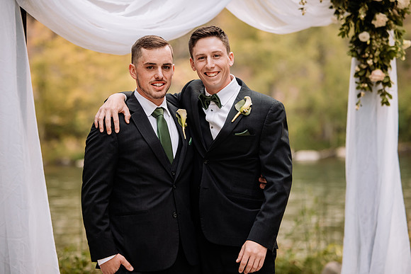 Bryce-Giavanna-Rogue-River-Lodge-Oregon-Wedding-Photos (49 of 61)
