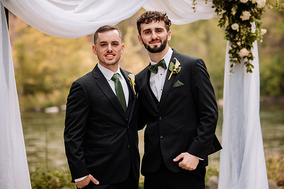 Bryce-Giavanna-Rogue-River-Lodge-Oregon-Wedding-Photos (51 of 61)