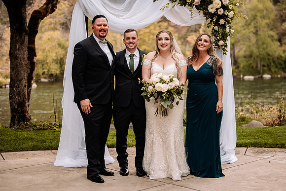 Bryce-Giavanna-Rogue-River-Lodge-Oregon-Wedding-Photos (58 of 61)