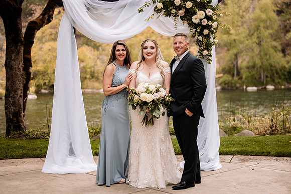 Bryce-Giavanna-Rogue-River-Lodge-Oregon-Wedding-Photos (61 of 61)