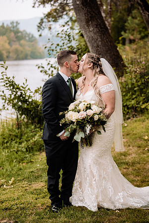 Bryce-Giavanna-Rogue-River-Lodge-Oregon-Wedding-Photos (5 of 50)
