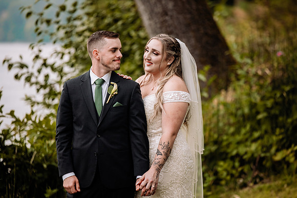Bryce-Giavanna-Rogue-River-Lodge-Oregon-Wedding-Photos (8 of 50)