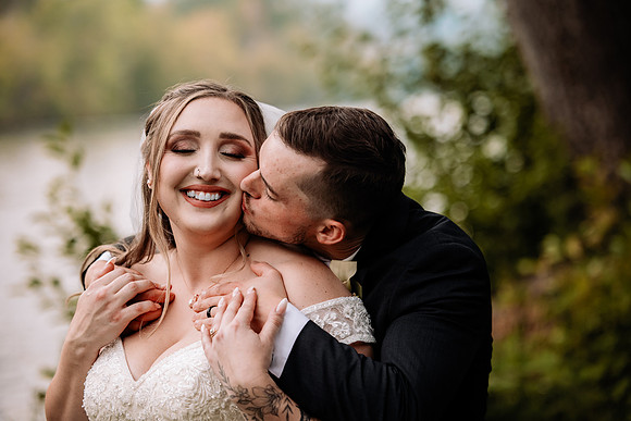 Bryce-Giavanna-Rogue-River-Lodge-Oregon-Wedding-Photos (11 of 50)