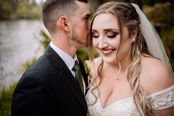 Bryce-Giavanna-Rogue-River-Lodge-Oregon-Wedding-Photos (15 of 50)