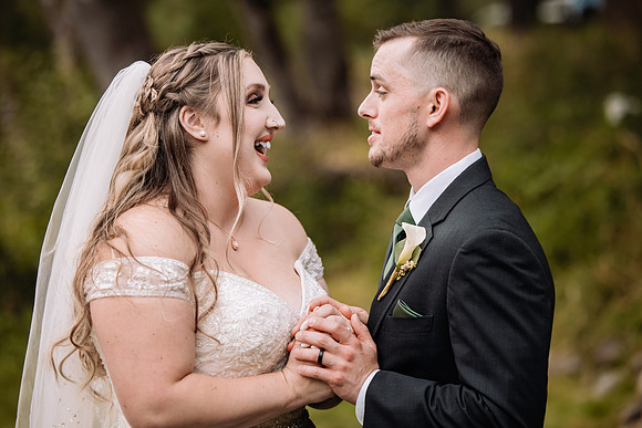 Bryce-Giavanna-Rogue-River-Lodge-Oregon-Wedding-Photos (16 of 50)