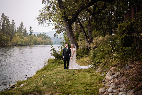 Bryce-Giavanna-Rogue-River-Lodge-Oregon-Wedding-Photos (25 of 50)