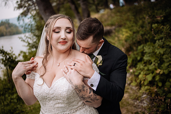 Bryce-Giavanna-Rogue-River-Lodge-Oregon-Wedding-Photos (31 of 50)