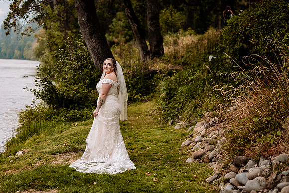 Bryce-Giavanna-Rogue-River-Lodge-Oregon-Wedding-Photos (34 of 50)