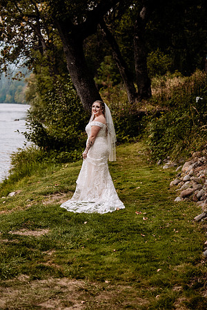 Bryce-Giavanna-Rogue-River-Lodge-Oregon-Wedding-Photos (35 of 50)
