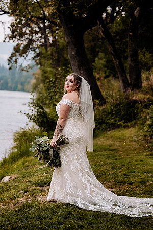 Bryce-Giavanna-Rogue-River-Lodge-Oregon-Wedding-Photos (36 of 50)