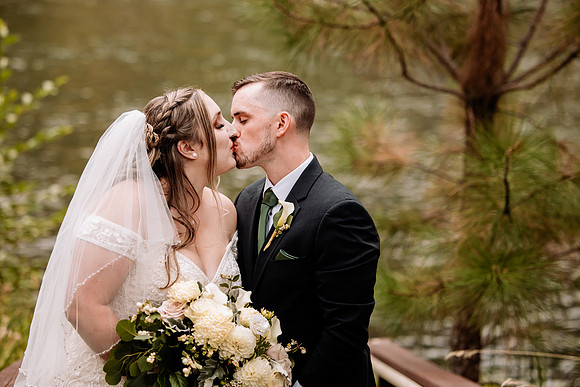 Bryce-Giavanna-Rogue-River-Lodge-Oregon-Wedding-Photos (43 of 50)